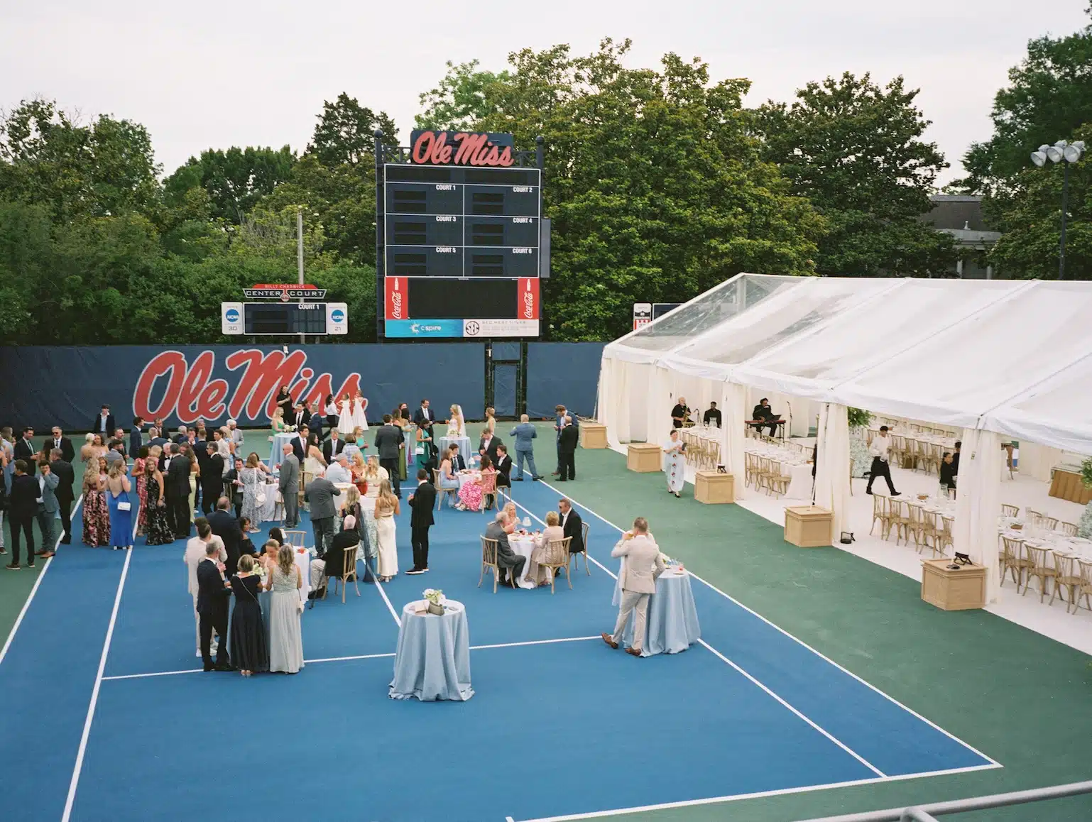 Wedding reception on tennis court